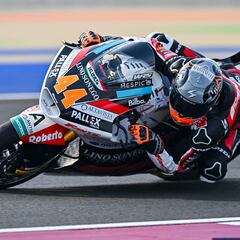 Caray con el ‘tonto del pueblo’... arrase de Canet en Indonesia