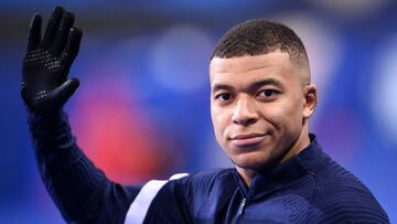 Ramos 'ayuda' a Mbappé