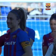 Un momento para la historia: Alexia Putellas con el Balón de Oro en el estadio Johan Cruyff