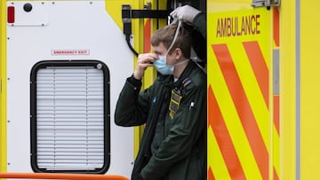 An NHS worker at the St Thomas' Hospital on March 31, 2020 in London.