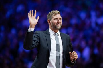 Dirk Nowitzki gives a speech during his jersey retirement