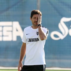 Víctor sobrevive en la casa de los líos de Al Thani: acabó el partido sólo con 7 fichas profesionales