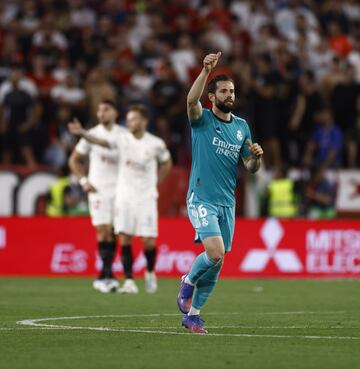 2-2. Nacho Fernández celebra el segundo gol.