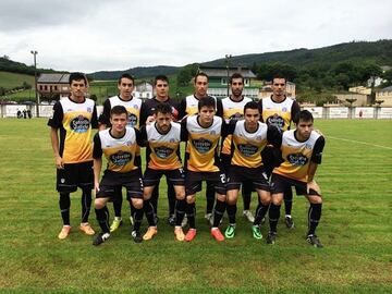 El Club Deportivo Lugo de la Liga Smartbank sorprendi車 a todos en el 2014 con una camiseta que utiliz車 el equipo para la pretemporada. Los jugadores llevaban el dibujo de una cerveza, concretamente la Estrella Galicia 0.0, mientras que la del portero fue la de un pulpo 芍 feira, uno de los platos m芍s comunes de la gastronom赤a gallega. Una indumentaria que tuvo mucho 谷xito y que se vendi車 bastante. El equipo la hizo pensando en su patrocinador y el buen trato que les dan siempre.