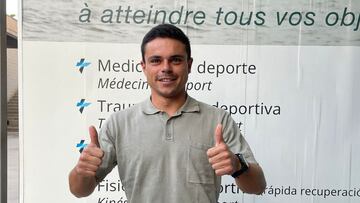 Sangalli, posando a su llegada a La Rosaleda.