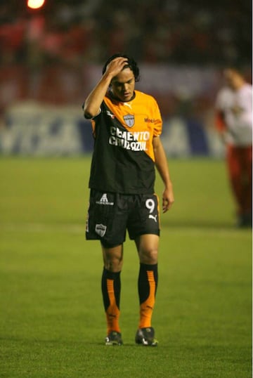 Siempre recordado por su gol de “alacrán”, el delantero se mantuvo como una eterna promesa. Incluso no pudo sobresalir en Costa Rica y Guatemala.