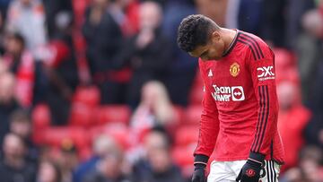 Manchester (United Kingdom), 27/04/2024.- Casemiro of Manchester United looks to the ground after the English Premier League soccer match between Manchester United and Burnley FC in Manchester, Britain, 27 April 2024. (Reino Unido) EFE/EPA/ADAM VAUGHAN EDITORIAL USE ONLY. No use with unauthorized audio, video, data, fixture lists, club/league logos or 'live' services. Online in-match use limited to 120 images, no video emulation. No use in betting, games or single club/league/player publications.
