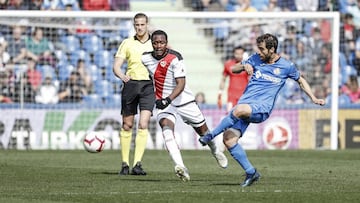 El centrocampista francés del Getafe, Mathieu Flamini, durante un partido.