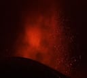 Los planos nocturnos más espectaculares del volcán de La Palma