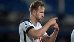 Kane wants talks with Spurs chairman and admits to career 'crossroads'