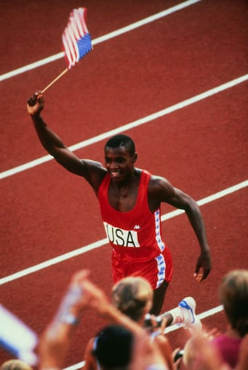 Medalla de oro en la carrera de los 100 metros.