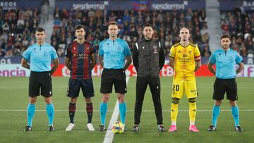 17/04/23 PARTIDO SEGUNDA DIVISION
LEVANTE UD - CD MIRANDES
CAPITANES ARBITRO LINIERES
ROBER PIER ORIOL REY
ARBITRO LOPEZ TOCA