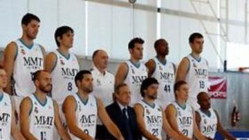 Florentino, en la foto oficial del Real Madrid de Baloncesto