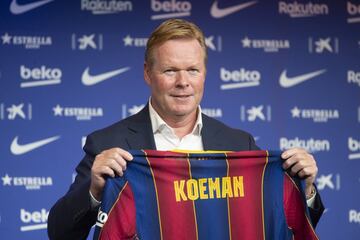 Ronald Koeman regresó al Barcelona el 19 de agosto de 2020, cuando fue presentado como entrenador del conjunto catalán para sustituir a Quique Setién. La afición acogió bien al héroe de Wembley. El holandés se ganó su apodo en 1992 tras marcar el gol de la victoria frente a la Sampdoria, brindándole la primera Copa de Europa a los blaugranas. En esta nueva etapa quiere volver a hacer historia, aunque el equipo, de momento, no está cumpliendo con las expectativas que se espera de uno de los mejores equipos del mundo. Las cuatro derrotas que acumula en Liga le tienen alejado de los dos primeros puestos de la clasificación, pero aún queda mucha competición… 