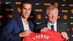 Van Persie y Ferguson, en su presentaci&oacute;n como jugador del Manchester United.