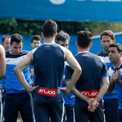 El Espanyol inicia el camino con un ojo en el agitado mercado