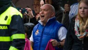 Cánticos de la afición del Real Madrid en un Bernabéu vacío