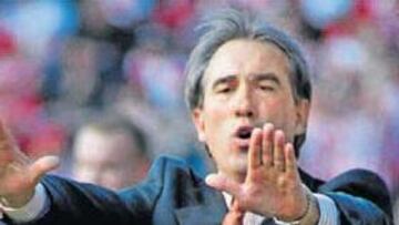 <b>AMBICIOSO. </b>Andoni Goikoetxea espera conseguir los tres puntos en el primer partido de Liga.