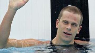 <b>EN LA GLORIA.</b> El brasileño César Cielo festeja su victoria en los 50 metros libres.