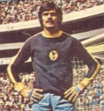 Debutó con el club en 1971