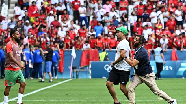 VAR disallows Argentina goal against Morocco after more than an hour at 2024 Olympics