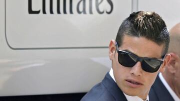 JAM11 MILÁN (ITALIA), 11/07/2017.- Fotografía de archivo fechada el 27 de mayo de 2016, y facilitada hoy, 11 de julio de 2017, que muestra al centrocampista colombiano del Real Madrid, James Rodríguez, a su llegada con el equipo a Milán, Italia. James Rodríguez, internacional colombiano del Real Madrid, jugará las próximas dos temporadas cedido en el Bayern de Munich, anunció este martes el Real Madrid. El Bayern de Múnich se reserva el derecho de compra del jugador al finalizar el periodo de cesión. EFE/Armando Babani