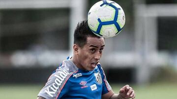 Christian Cueva, fuera de la lista del Santos para el Paulista