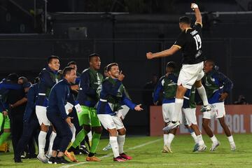 La celebración de Sabbag con los suplentes aliancistas.