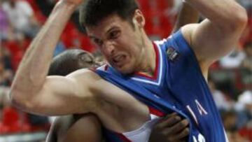 El pívot serbio se incorporará inmediatamente a la pretemporada del equipo, y mañana mismo pasará el reconocimiento médico para ponerse a las órdenes del cuerpo técnico del Unicaja.