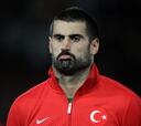 Volkan se va del campo por insultos de la afición del 'Galata'