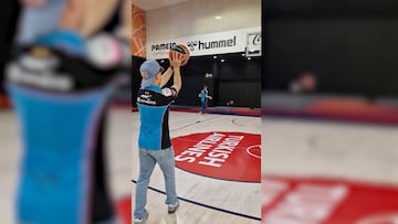 El piloto colombo-español cambió las motos por el balón y probó suerte desde la línea de tres puntos en un divertido desafio.