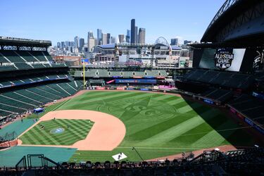 Where is the 2024 NHL Winter Classic? How is the location decided?