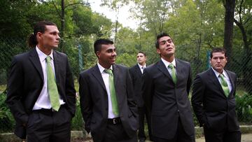 SOCCER/FUTBOL
LOS SANTOS VISITAN LOS PINOS
MEXSPORT DIGITAL IMAGE
23 July 2008: Photo of Fernando Ortiz,Daniel Luduena and Oswaldo Sanchez of club Santos, during the visit to Los Pinos of the champion of mexican soccer Santos./Foto de Fernando Ortiz,Daniel Luduena y Oswaldo Sanchez del club Santos, durante la visita a Los Pinos del campeon del futbol mexicano Santos. MEXSPORT/CHRISTIAN PALMA