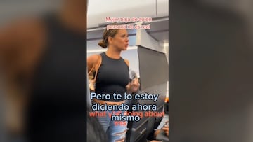 Mujer se baja de un avión porque asegura que otro pasajero “no es real”: este video ya es el más visto en Tiktok