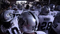 SAN DIEGO, CA - DECEMBER 18: The Oakland Raiders prepares to take to the field during their game against the San Diego Chargers at Qualcomm Stadium on December 18, 2016 in San Diego, California.   Donald Miralle/Getty Images/AFP
 == FOR NEWSPAPERS, INTERNET, TELCOS &amp; TELEVISION USE ONLY ==