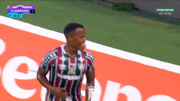 Emergente desde la banca demostró que está más enchufado que nunca.