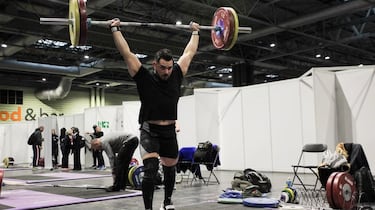 El halterista olímpico que dejó el circo y desafió al régimen cubano