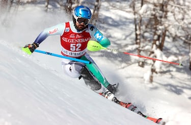 El veterano esquiador catalán estará en sus terceros Juegos a los 32 años. Esta vez será de la partida en eslalon el lunes 16 (primera bajada desde las 10:00, la segunda desde las 13:30). Además será, junto a Olivia Smart, quien lleve la bandera española en la ceremonia inaugural. 
