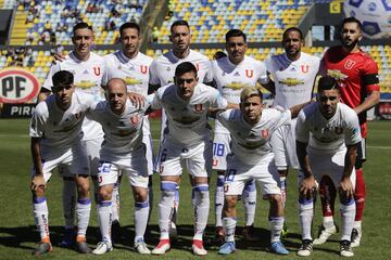 El equipo de Universidad de Chile, posa para los fotografos antes del partido de primera division disputado en el Estadio Sausalito de Vina del Mar, Chile.