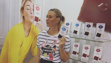 Maria Sharapova, durante la Feria de Dulces y Frutos Secos de Chicago, donde presentó su nueva línea de tabletas de chocolate.