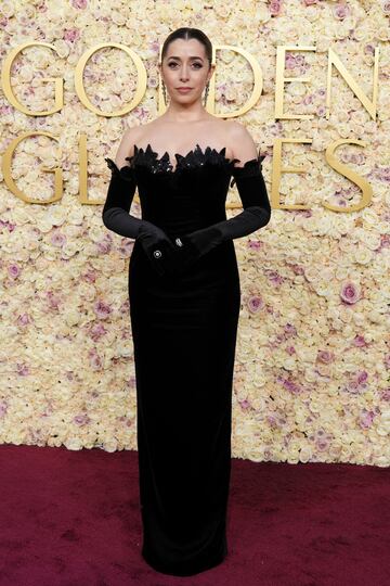 Cristin Milioti posa durante la alfombra roja de los Globos de Oro 2025 celebrados en el Hotel Beverly Hilton de los Ángeles.
 