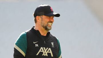 PARIS, FRANCE - MAY 27: Jurgen Klopp, manager of Liverpool, looks on during an open training session at Stade de France on May 27, 2022 in Paris, France. Liverpool will face Real Madrid in the UEFA Champions League final on May 28, 2022. (Photo by Alex Livesey - Danehouse/Getty Images)