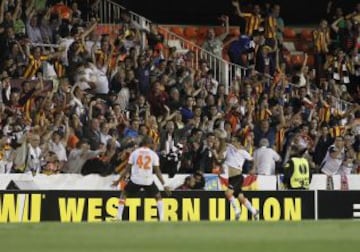 2-0. Jonas celebra el segundo gol.