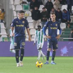 El peor Tenerife visitante en 15 años se juega llegar vivo a enero con dos partidos lejos de casa