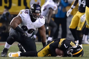 Brandon Williams, Nose tackle de Baltimore Ravens. Los córvidos tenían como mandato principal renovar a uno de los jugadores más poderosos en la DL de la NFL y así lo han hecho. Williams se ha convertido en el NT mejor pagado de la liga, con todo merecimiento.