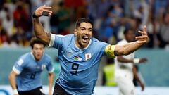 Soccer Football - FIFA World Cup Qatar 2022 - Group H - Ghana v Uruguay - Al Janoub Stadium, Al Wakrah, Qatar - December 2, 2022 Uruguay's Luis Suarez celebrates their first goal scored by Giorgian de Arrascaeta REUTERS/John Sibley     TPX IMAGES OF THE DAY