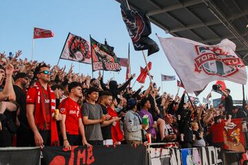 Aficionados del Toronto FC en el duelo contra el CF Montreal.