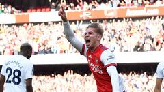 Smile Smith Rowe, jugador del Arsenal, celebra el gol anotado ante el Tottenham en la Premier League.