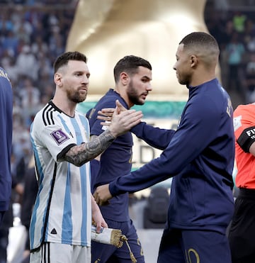 18/11/22 PARTIDO FINAL 
DOHA MUNDIAL QATAR 2022 
ARGENTINA - FRANCIA 
SALUDO LIONEL MESSI KYLIAN MBAPPE 