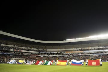 El Estadio Corregidora reunió a grandes ex Estrellas de América y de Europa, por ello te presentamos las mejores imágenes que dejó este duelo.